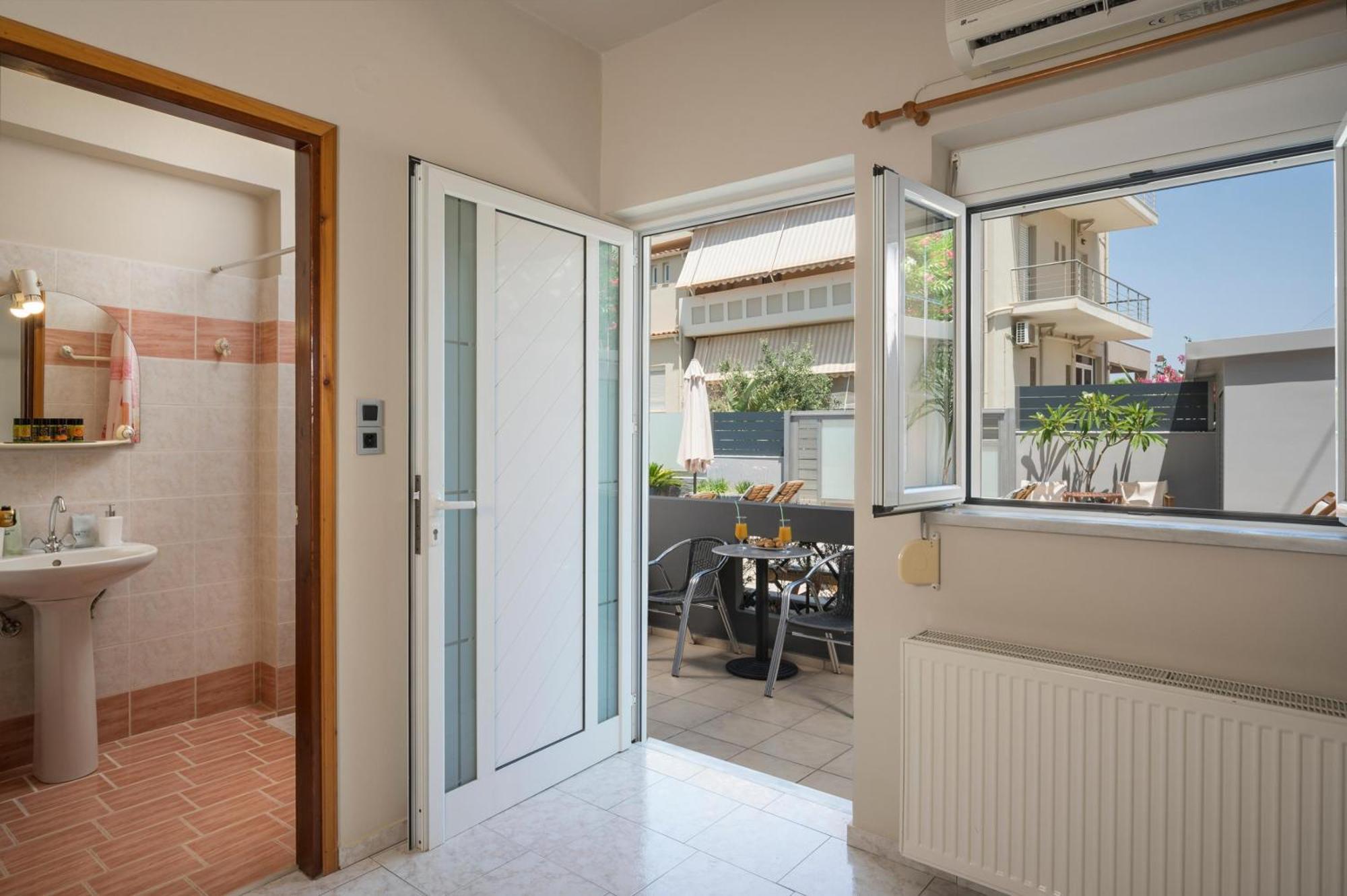 Sun Ray Luxury Apartments Агия-Марина Номер фото