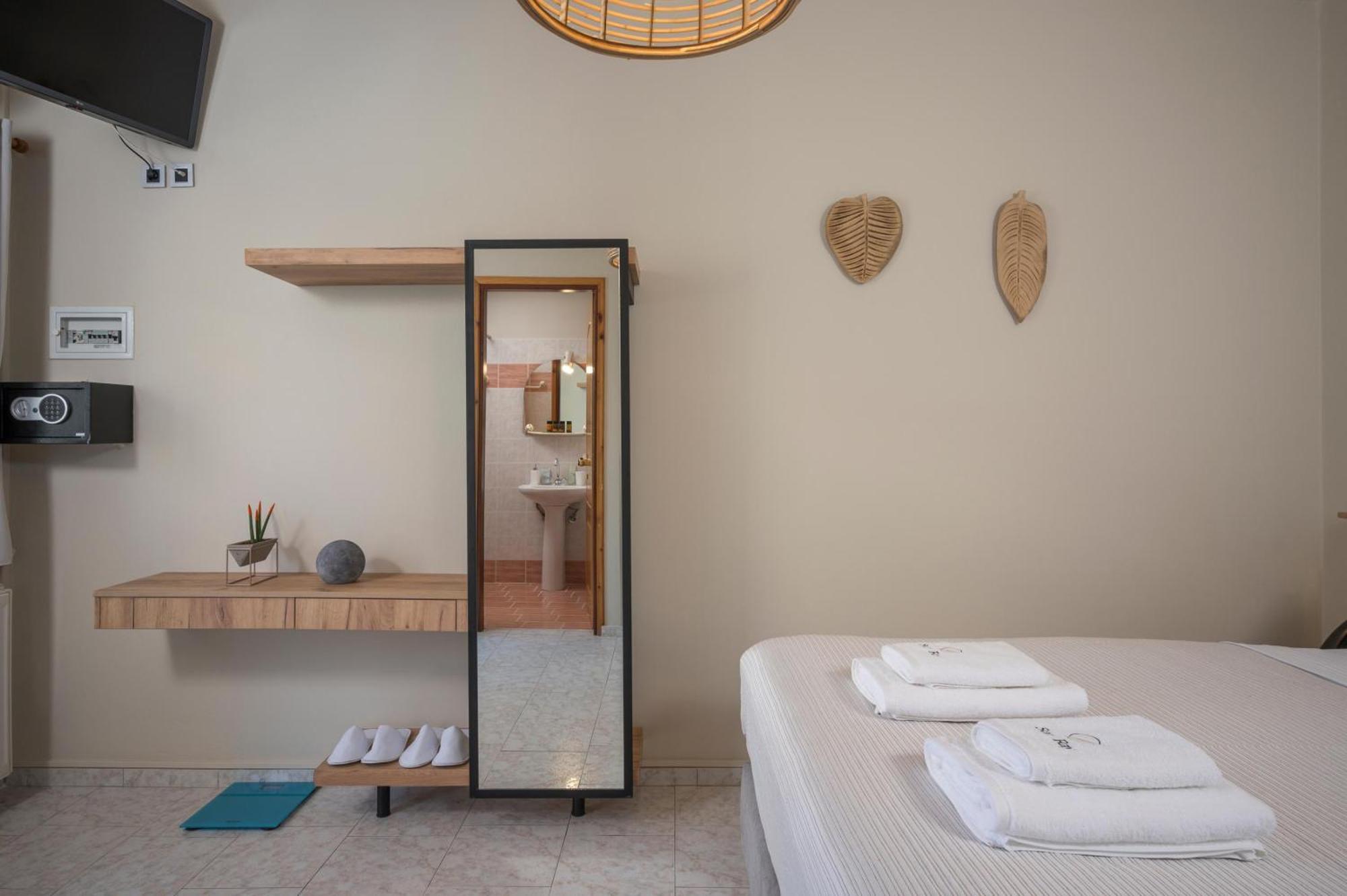 Sun Ray Luxury Apartments Агия-Марина Номер фото