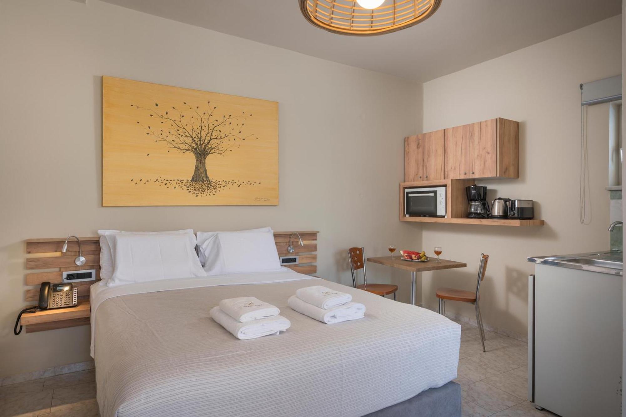 Sun Ray Luxury Apartments Агия-Марина Номер фото