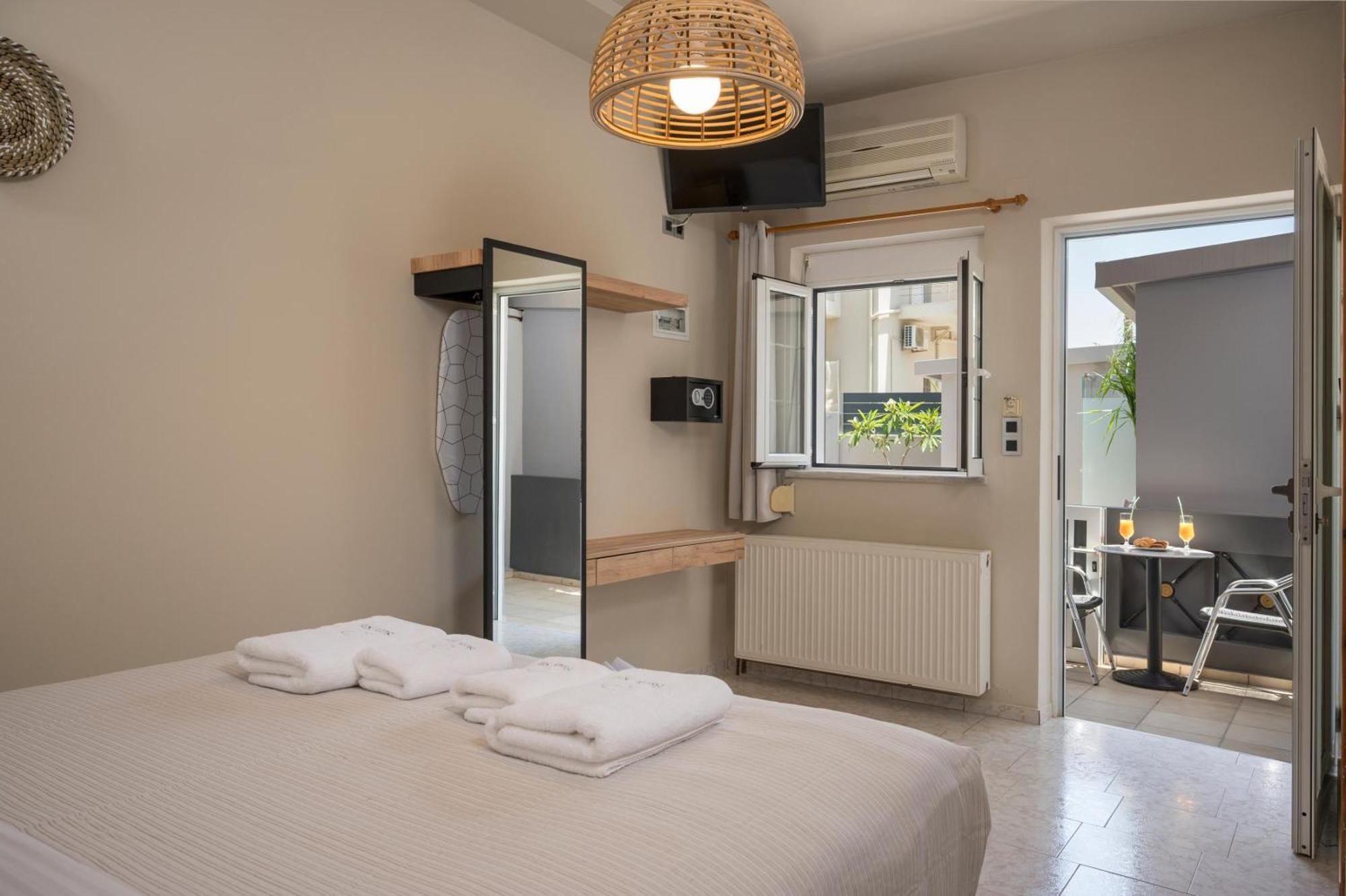 Sun Ray Luxury Apartments Агия-Марина Номер фото